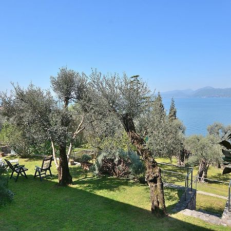 Villa Retro Torri Del Benaco Exterior photo